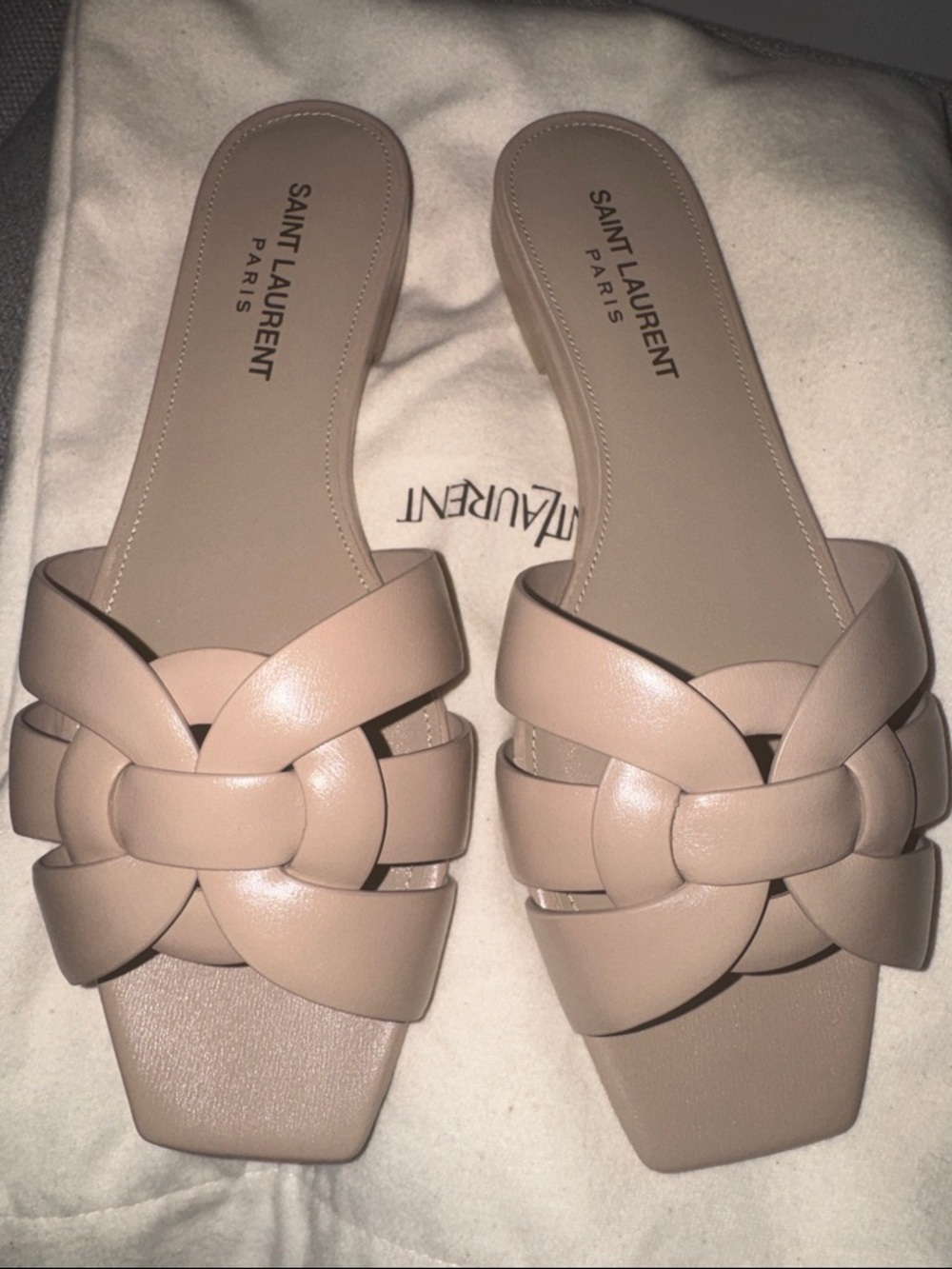 SAINT LAURENT 
Tribute woven leather slides